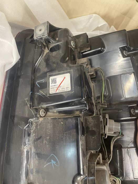 Ліхтар задній лівий L200 8330B211