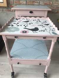 Stolik do pokoju dzieciecego- 1szt- rożowe pamalowane z naklejka