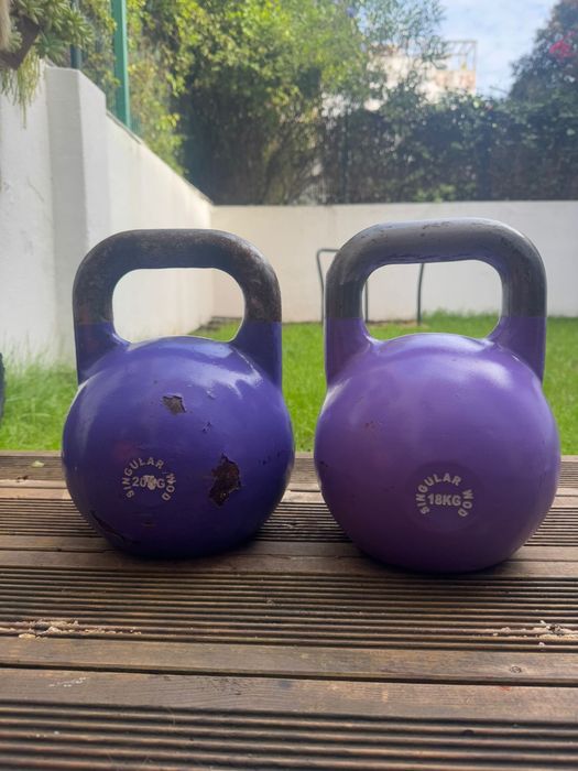 Pesos Kettlebell e Halteres