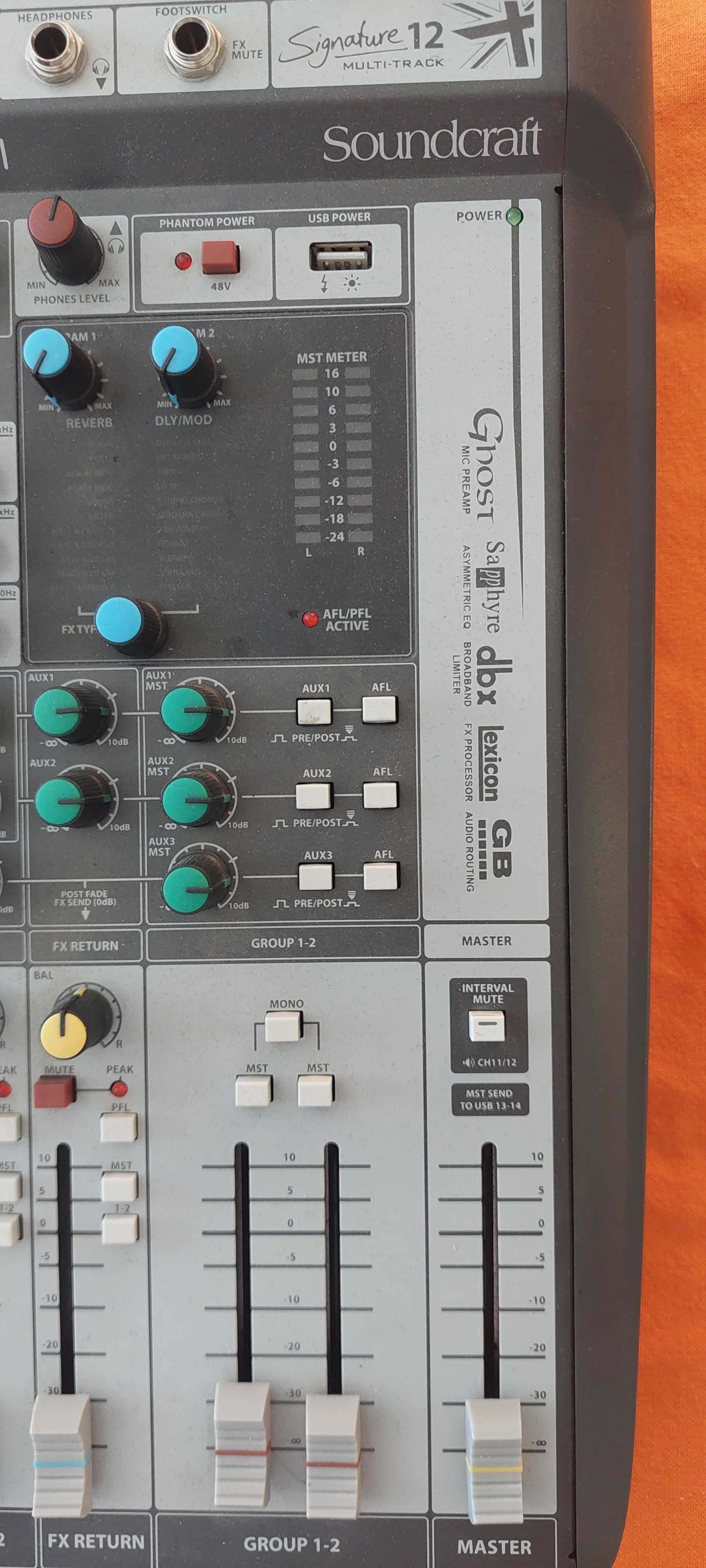Mesa mistura Soundcraft Signature 12 multitrack recording