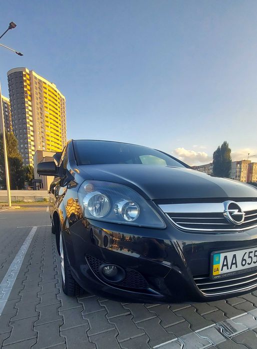 Opel Zafira B Family --7 місне авто в максимальній комплектації Enjoy+