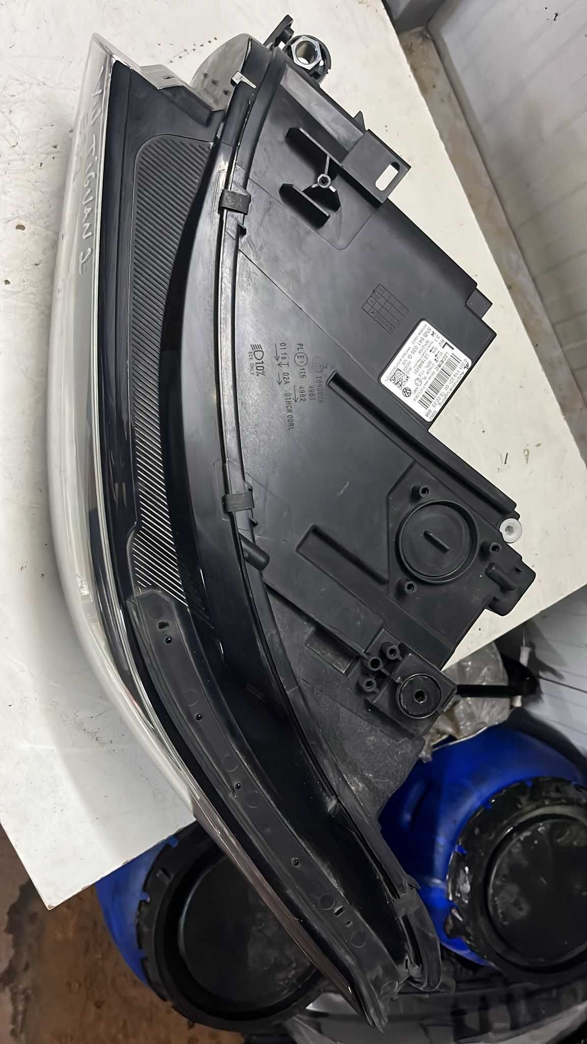Farol Esquerdo Volkswagen Tiguan 2