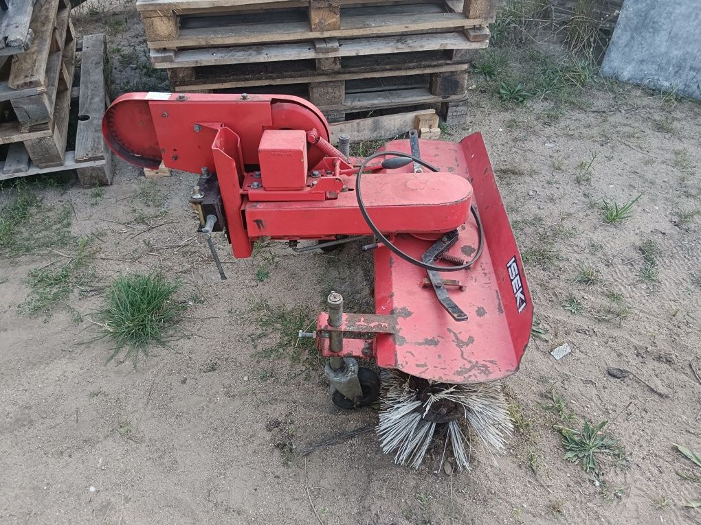 Zamiatarka szczotka do traktorka dzika Honda Iseki Kubota
