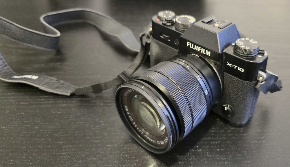 Fujifilm X-T10 + XC16-50/3,5-5,6 OIS II + akcesoria