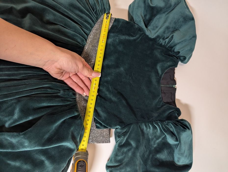 Дуже гарна сукня смарагдового кольору , плаття під образ ялинки