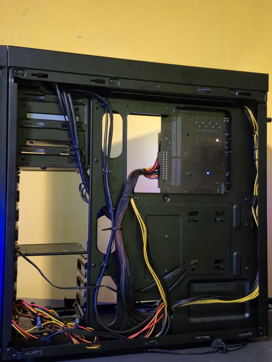 Komputer do gier i pracy  i5  GTX 1060  16 GB RAM  SSD
