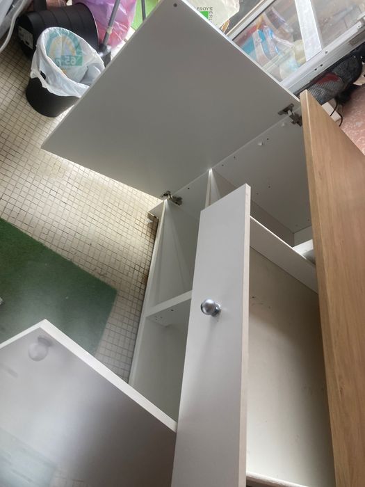 Armário Branco com puxadores