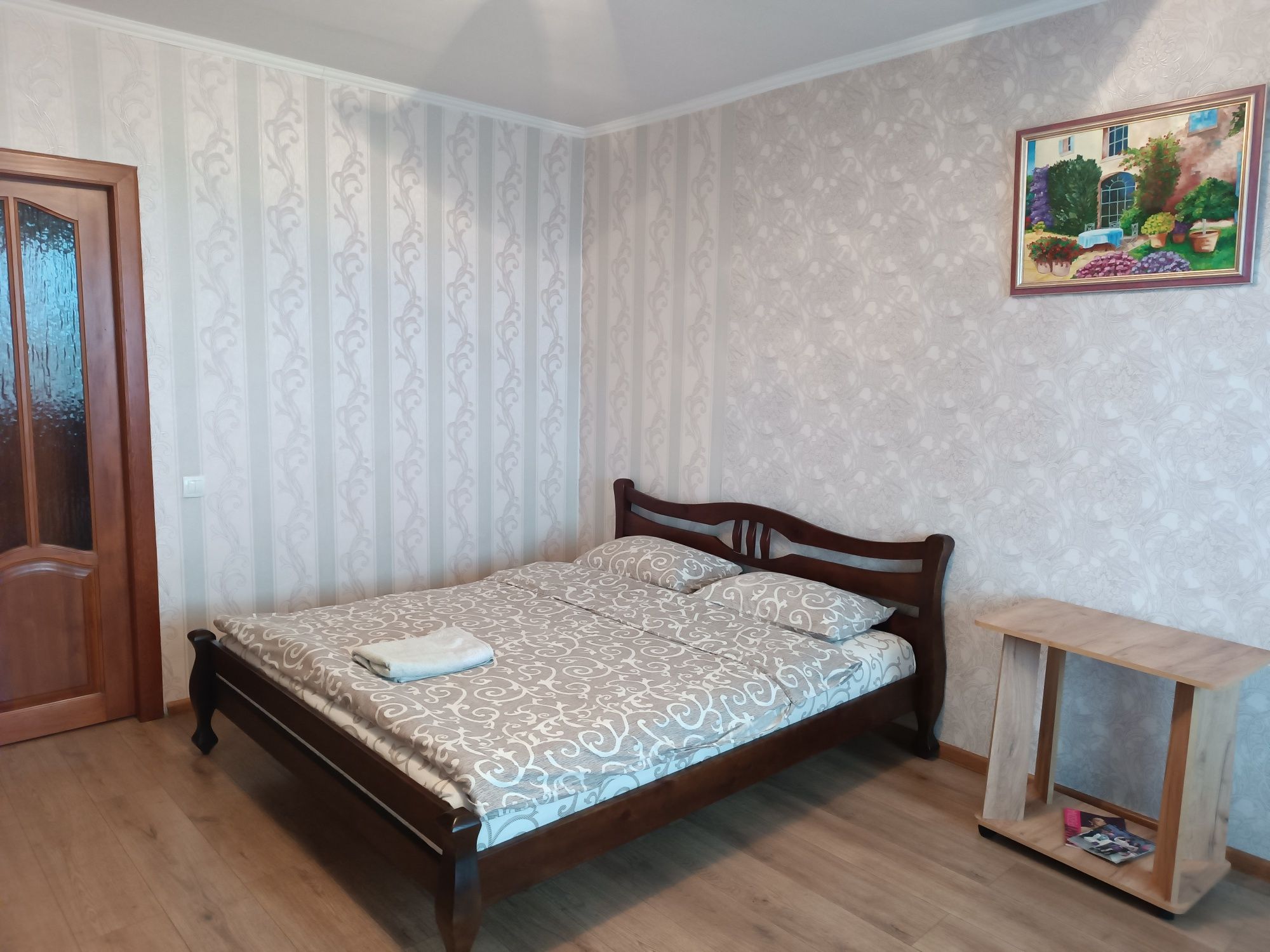 Погодинно або подобово 1-кімн.кв.,Центр.