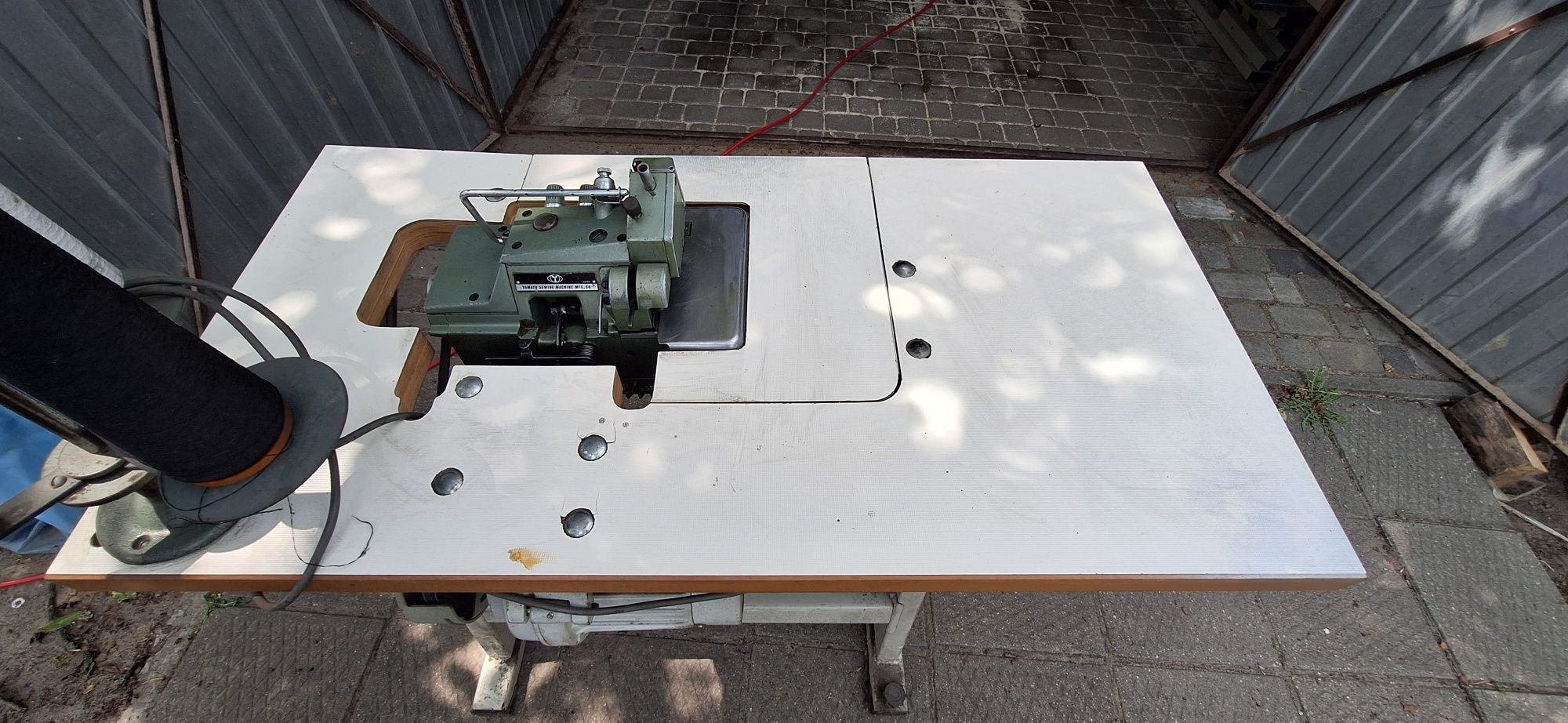 Sprawna maszyna overlock Yamoto