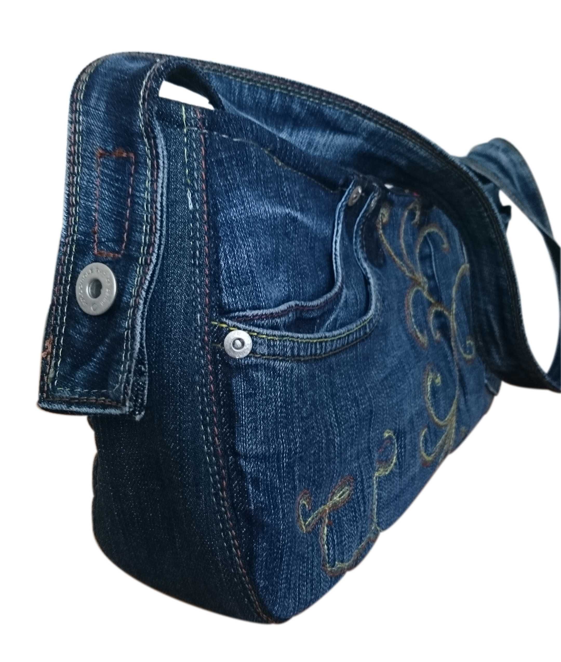 Torebka na ramię, codzienna mała, pojemna, jeans, nowa.