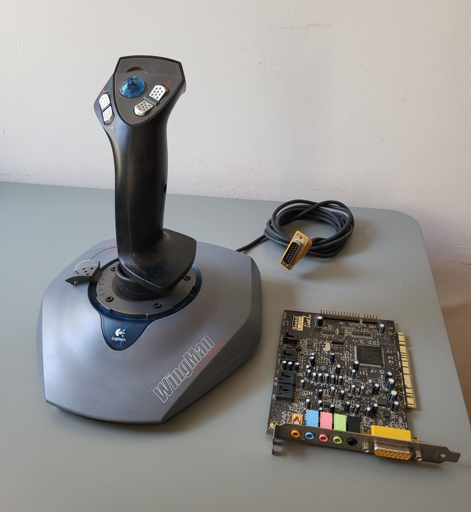 Sound Blaster Live! 5.1 + joystick Logitech + joystick Trust