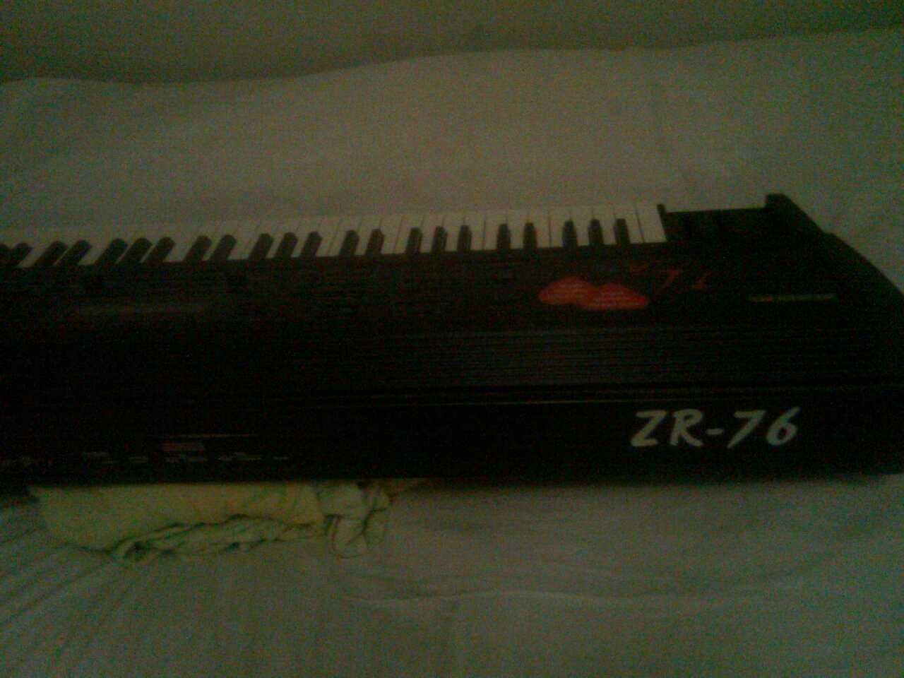 ensoniq zr76 flagowiec jedyny taki