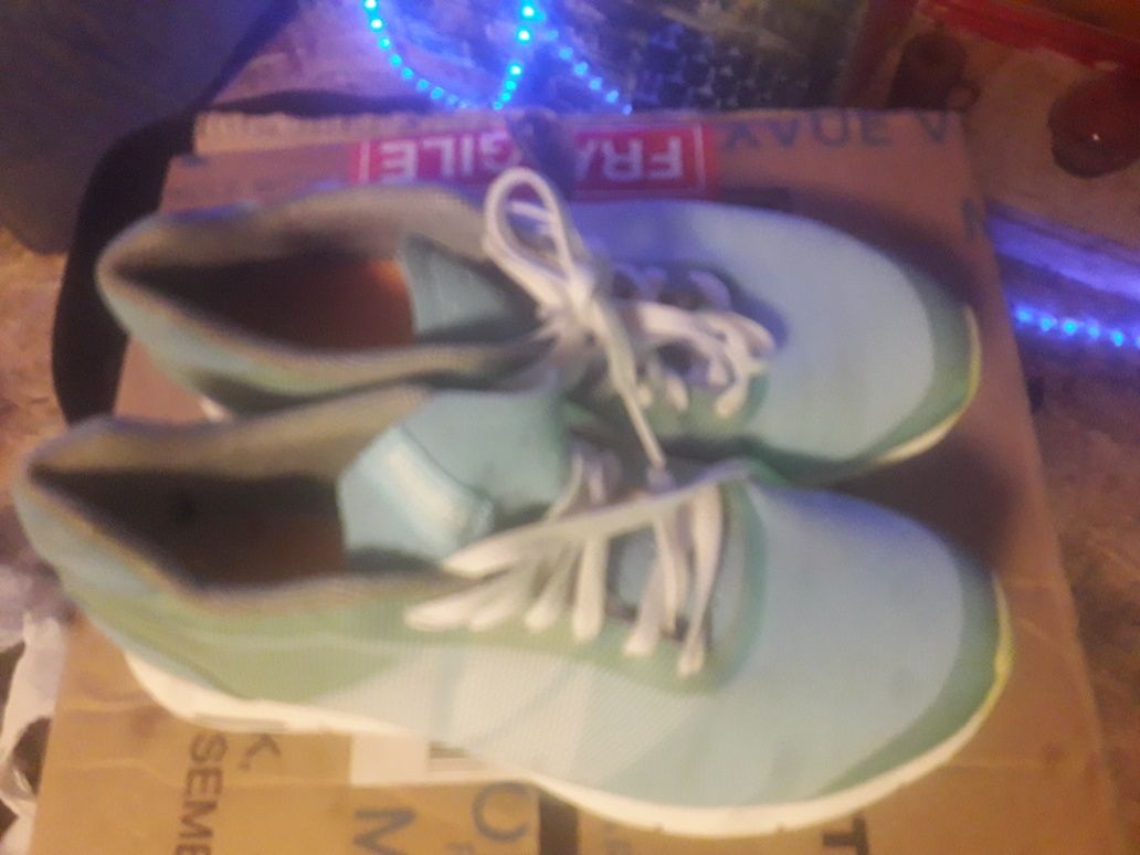 Reebok easy tone 6