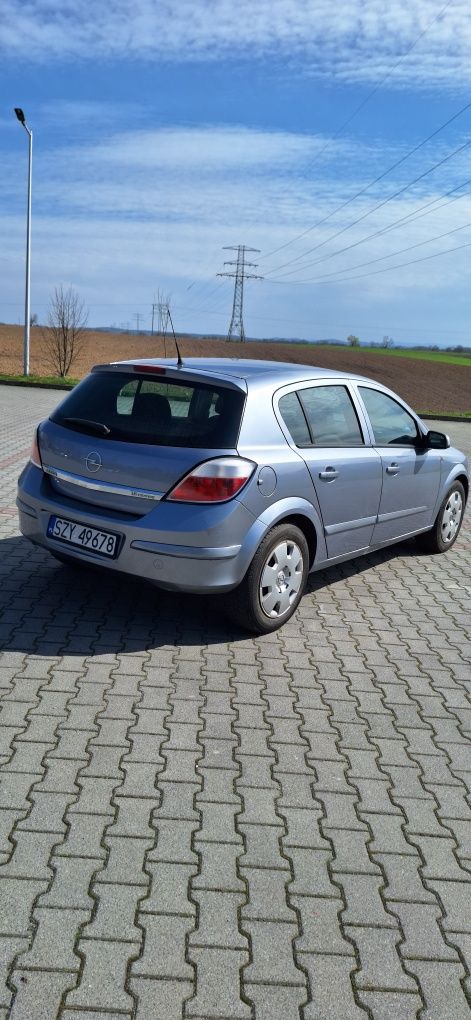 Opel Astra 139 tyś km, 1.6 Benzyna, Bezwypadkowy, klimatyzacja