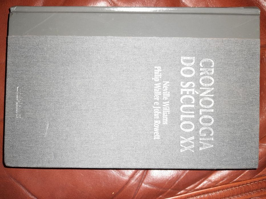 Cronologia do século  xx de 1975