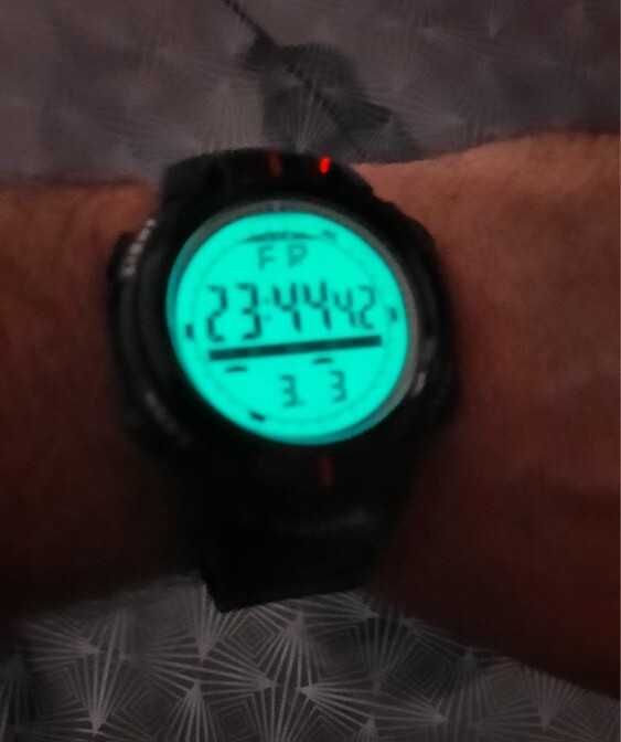 Zegarek sportowy podświetlany