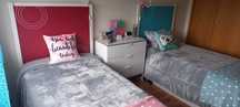 Vendo conjunto de 2 camas + estante