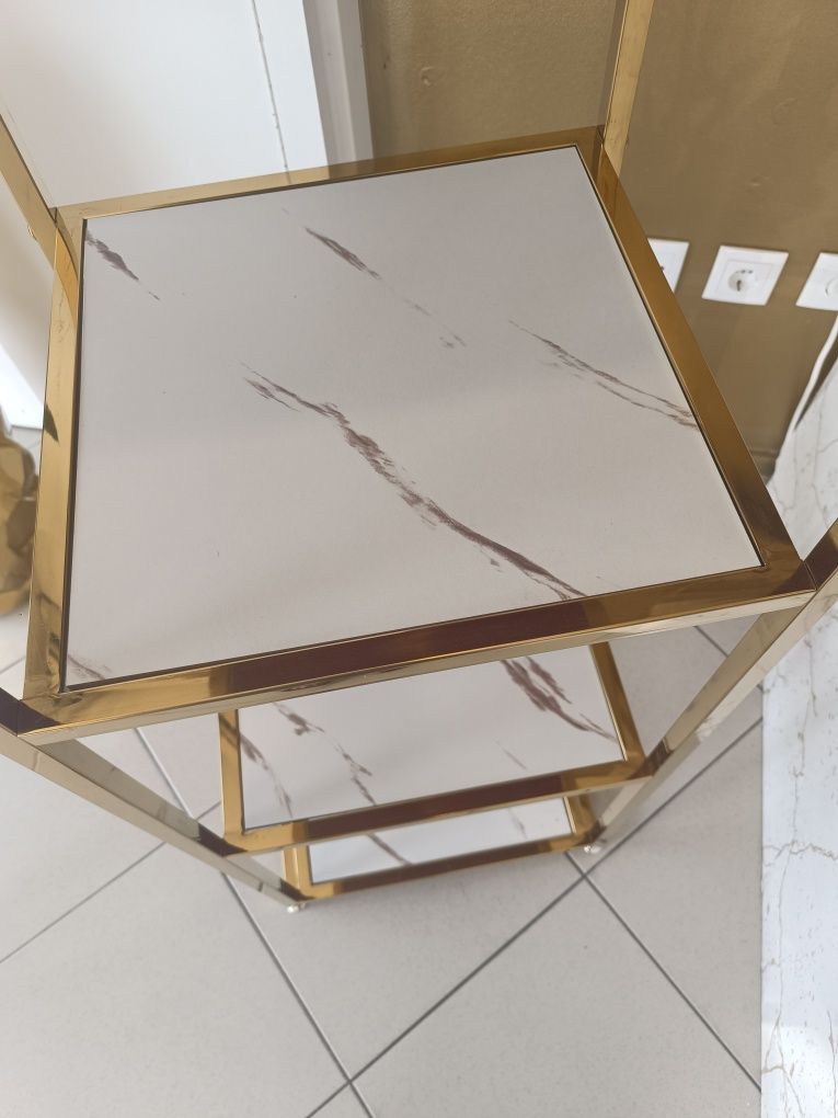 Estante Dourada e branca  3 disponiveis