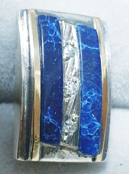 Invulgares brincos vintage em prata com ouro e pedras preciosas