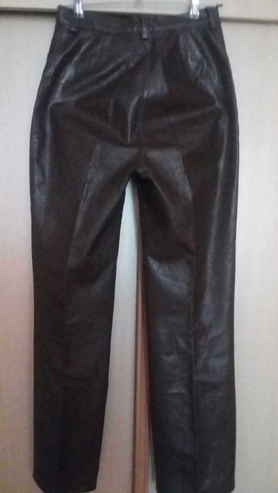 Стильний шкіряний костюм: куртка та штани