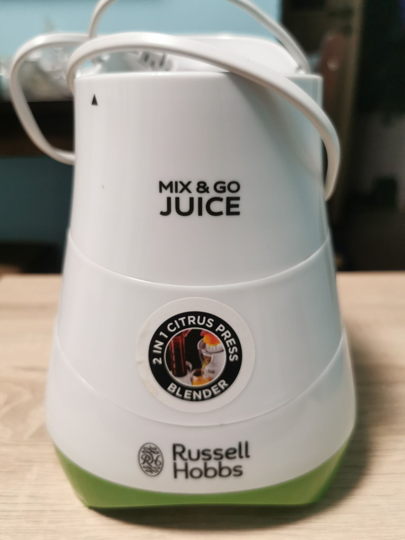 Blender kielichowy Russell Hobbs Explore Mix&Go Juice