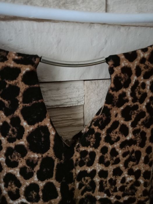 Ładna sukienka z panterką