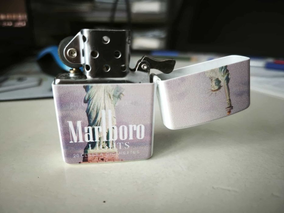 Metalowe zapalniczki MARLBORO na naftę (komplet)