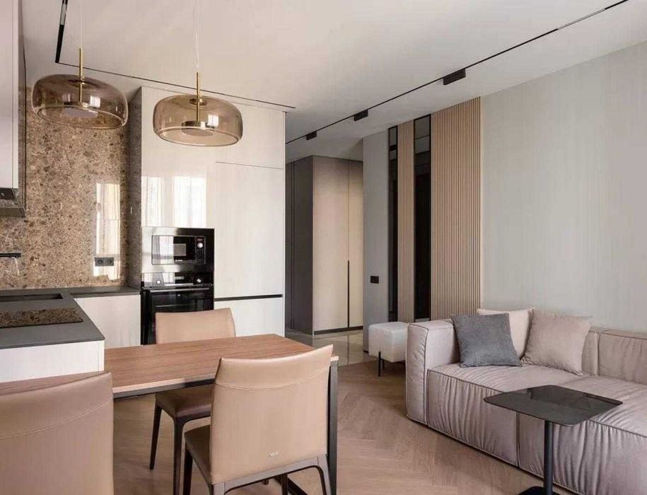 Ексклюзивна квартира з авторським ремонтом 50м2. Є гардеробна.