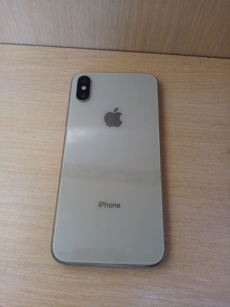 Смартфон Apple iPhone X на 64 Gb  (Silver) Відмінний стан