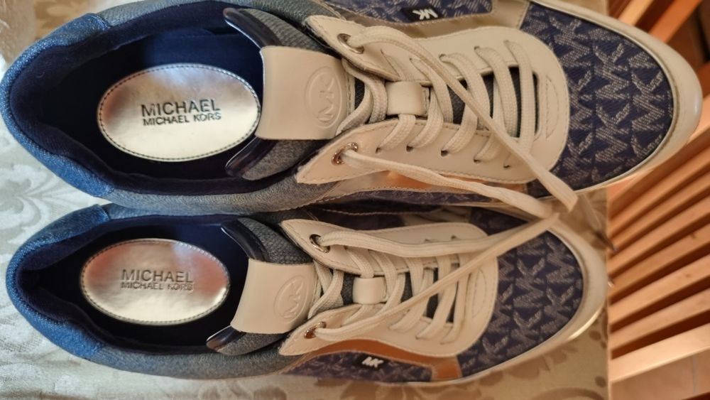 Sapatos MC originais