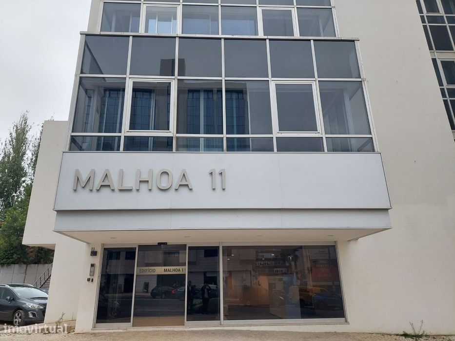 Escritório para arrendar em avenida José Malhoa 11, Campolide
