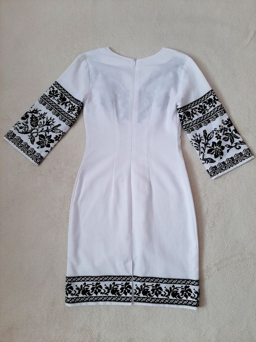 Вишита сукня, вишиванка