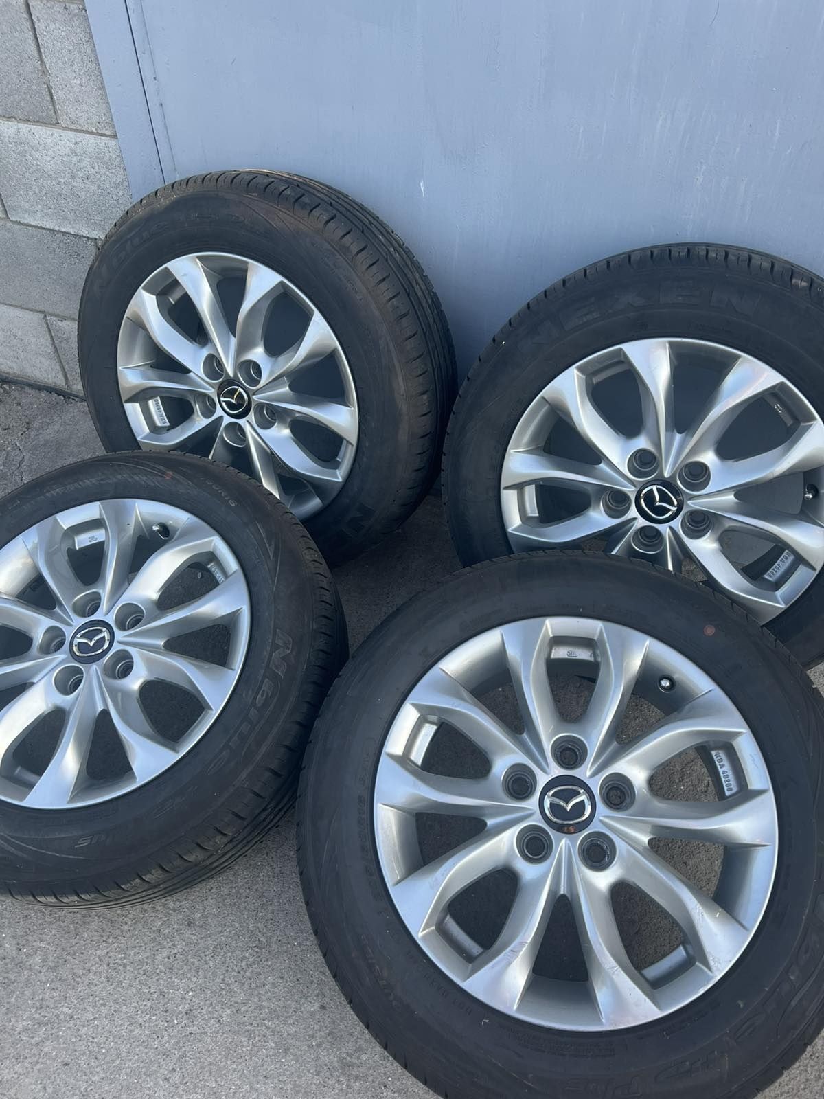 Продам Комплект б/у дисків з гумою на MAZDA 3
