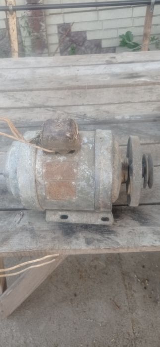 Электро двигатель со стиральной машины.