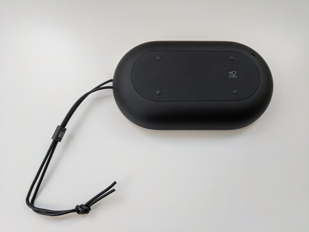 Портативна акустика Bang & Olufsen Beoplay P2 Black