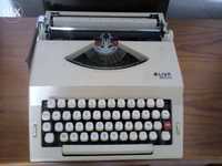 Máquina de escrever oliva
