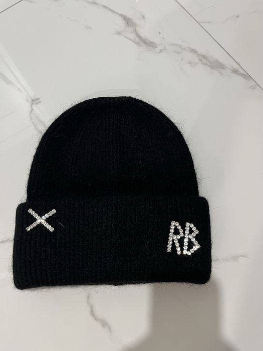 Zimowa czarna czapka nowa