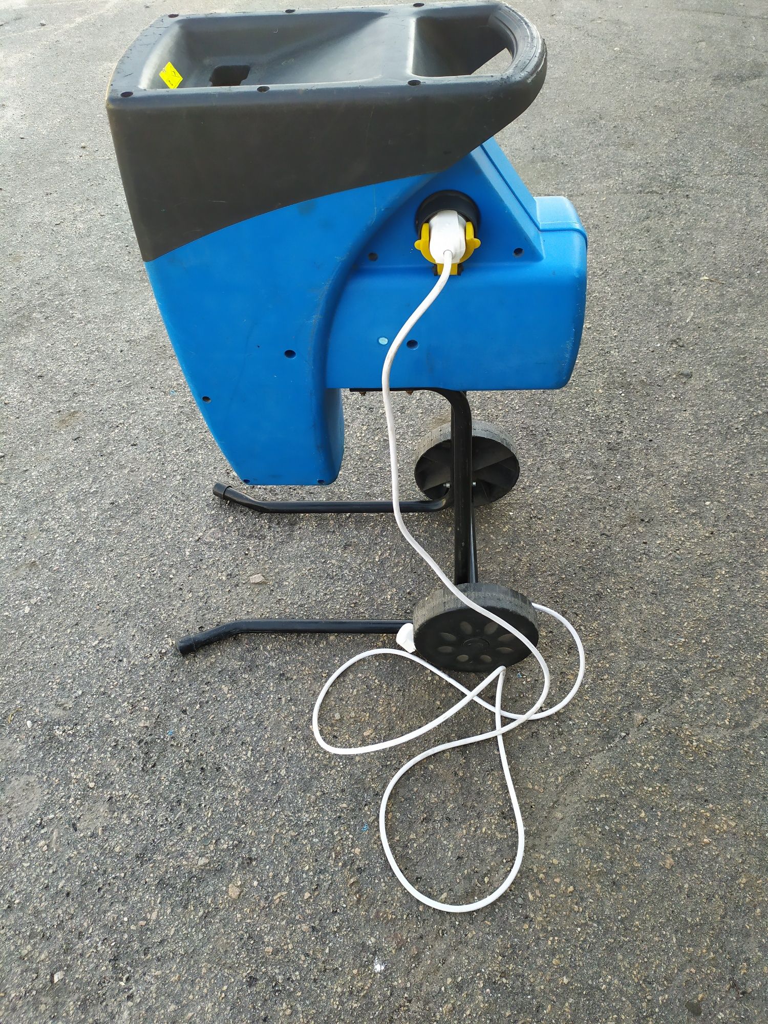 Продам садовый измельчитель веток фрезерный  Guede GH -2500