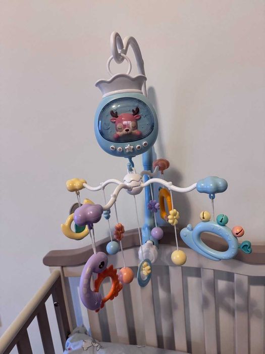 Музичний Мобіль з підсвіткою на дитяче ліжко Lovely Toys