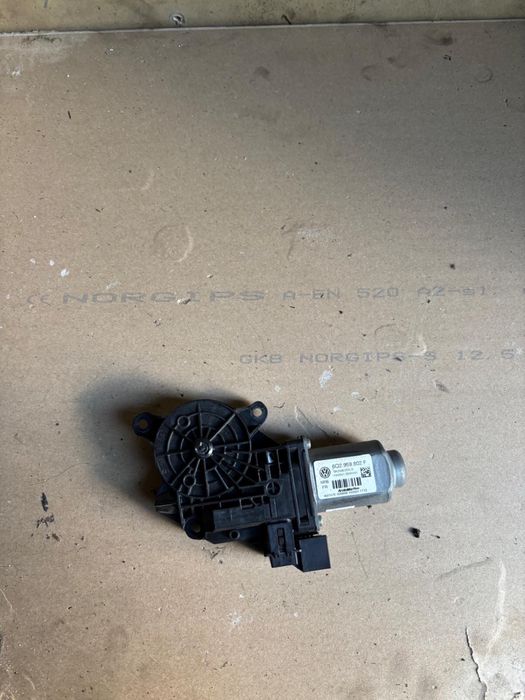 Silniczek podnoszenia szyby lewy przód fabia Skoda roomster vw t5 polo