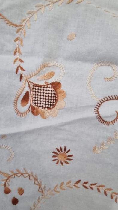 Toalha de mesa redonda bordada à mão  2m diâmetro Toalha diâmetro