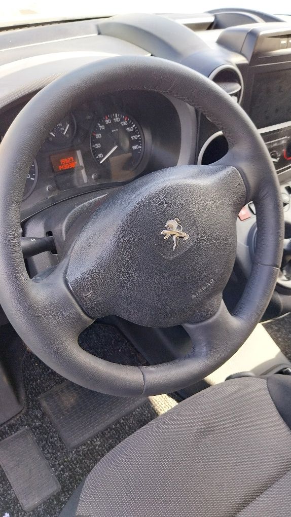 Peugeot Partener 1.6 HDI Longa (caixa de 6 velocidades)