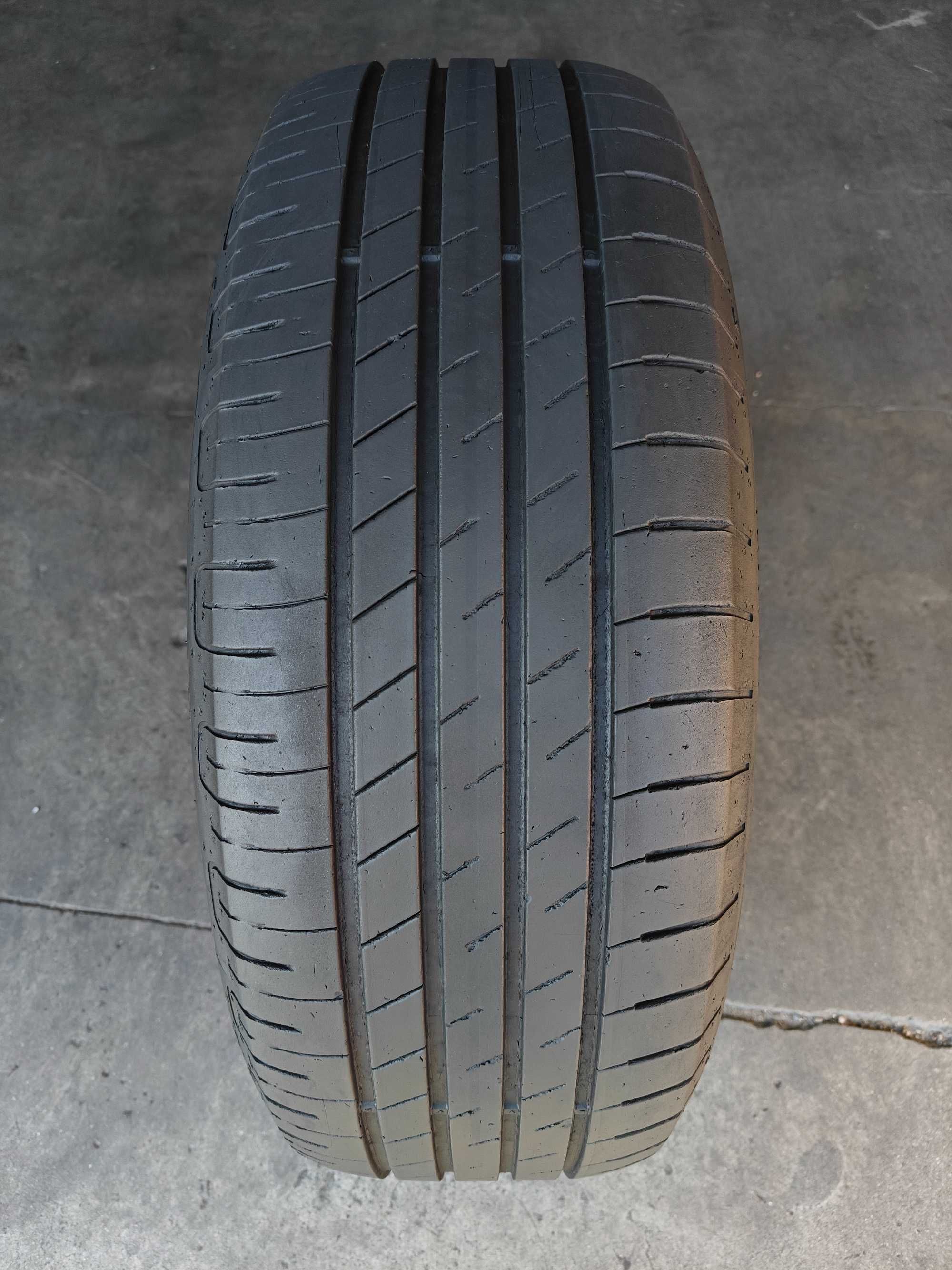 1шт. R17 215 60 шина літня Goodyear Efficient Grip Performance