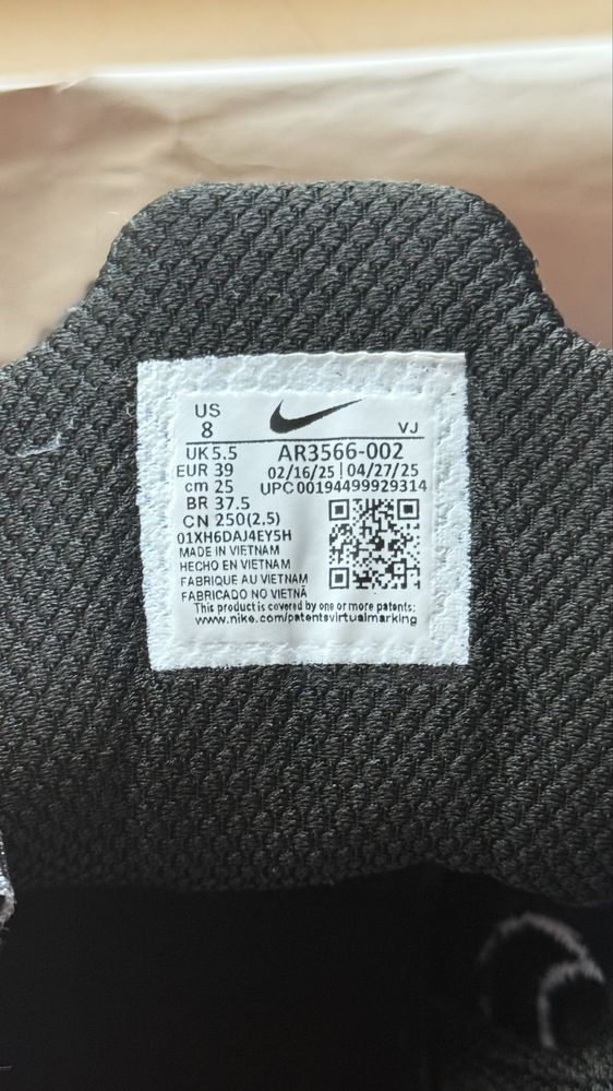 Nike shox czarne 39