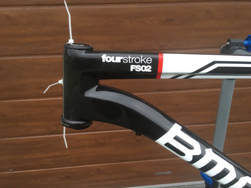 Rama BMC Fourstroke FS02 2012 karbonowa (full)