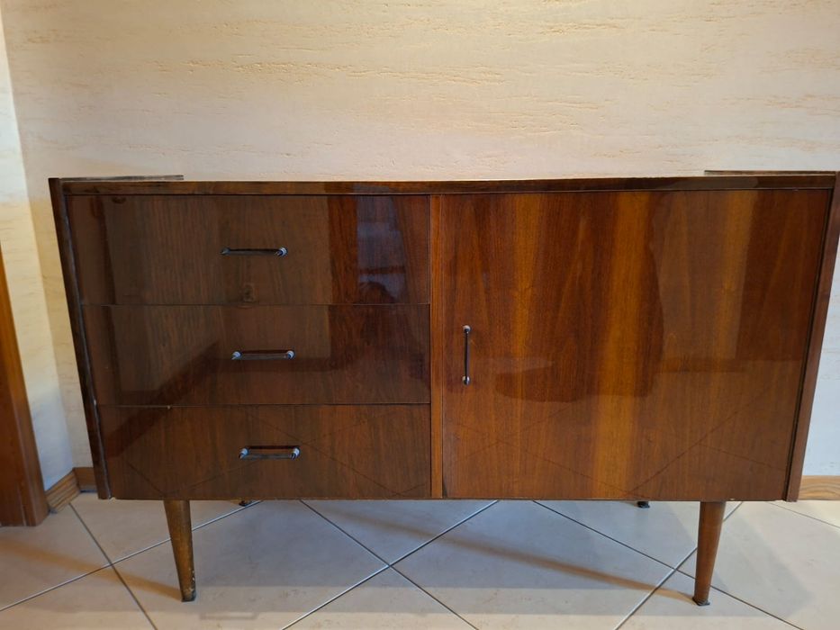 Sprzedam komodę z 70 lat