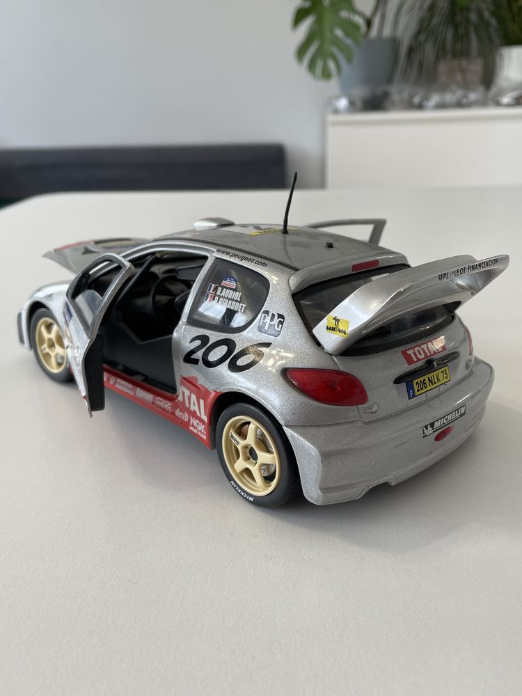 Model Peugeot 206 WRC 1/18 Solido uszkodzony złom modelarski 1:18