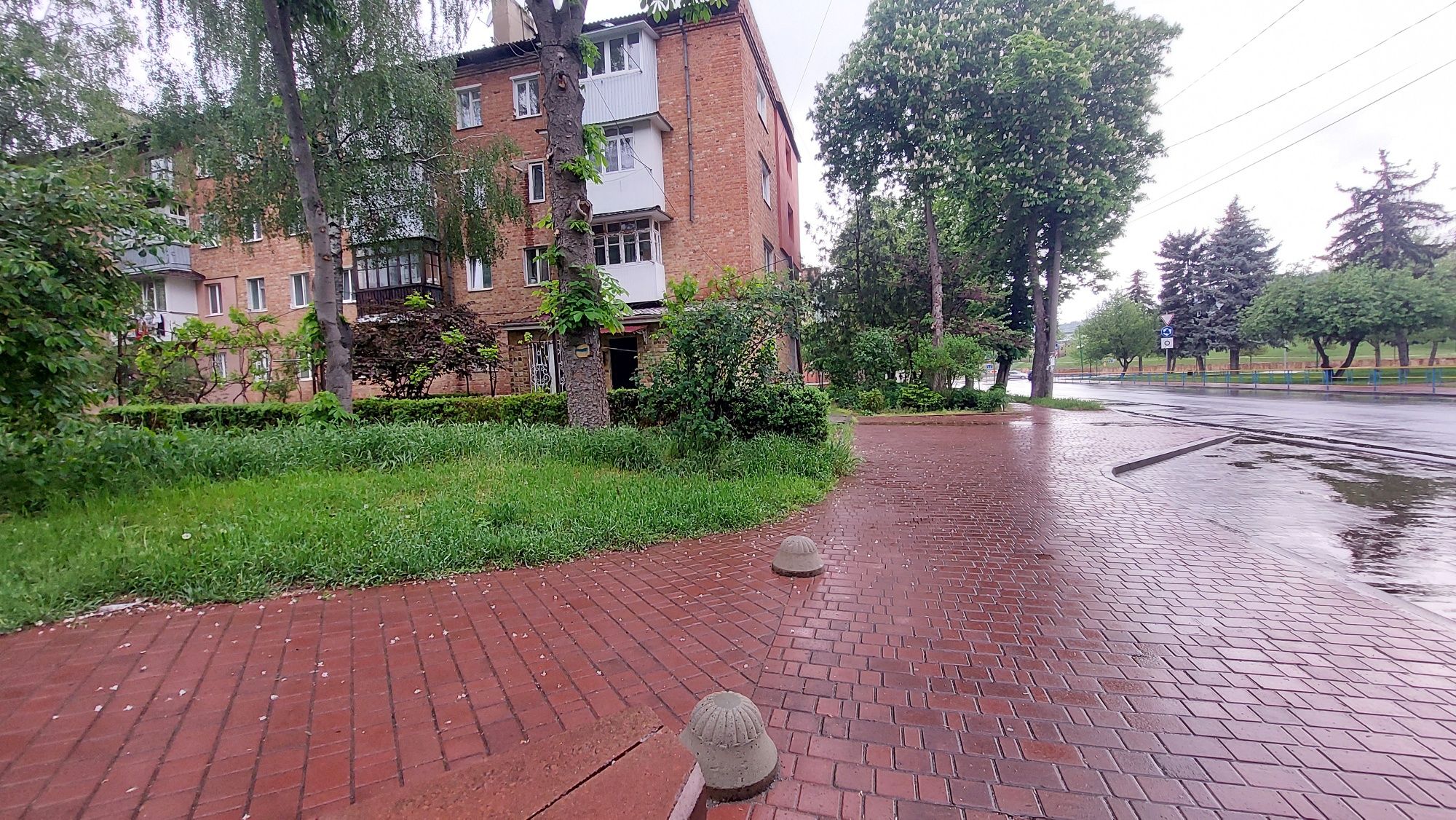 Продам 3-кімнатну квартиру. Вул.Грецька,1.