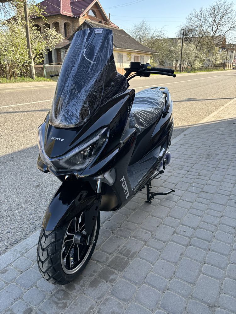 Скутер FORTE 150 cc