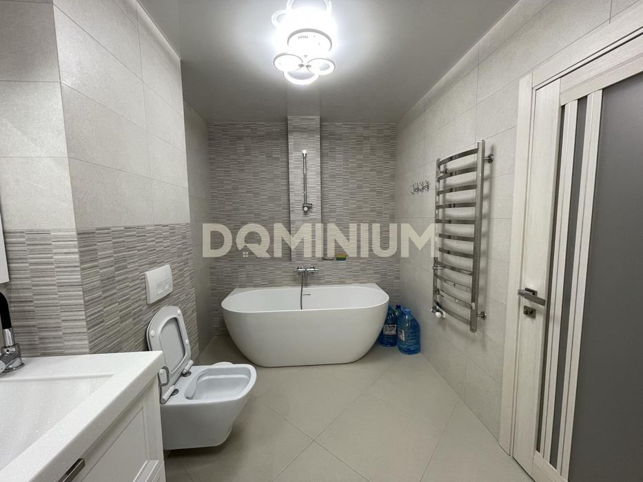 Продається 3 кімнатна квартира в м. Хуст